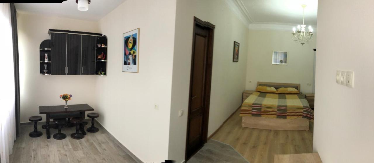 Temo Guest House 10 Batoumi Extérieur photo